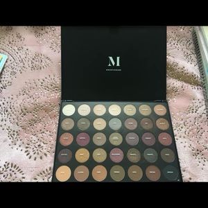 Morphe 35F Shade Fall into Frost Palette